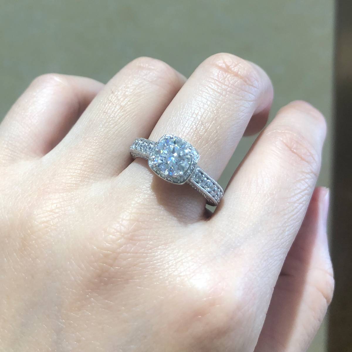 Full Diamond Light Luxury Women's Ring S925 Silver Plated Platinum Customized Selection Main Stone Moissanite Diamond 1.2ct/Secondary Stone High Carbon Diamond